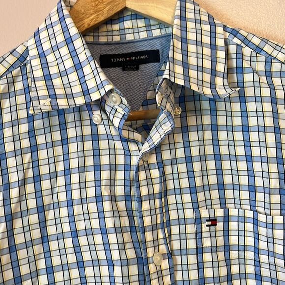 Tommy Hilfiger Men’s Plaid Button Down Sz Small Classic Preppy Blue Checked - Picture 2 of 10